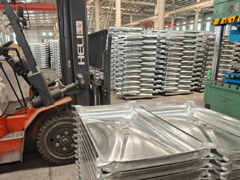 Hot dip galvanized water tank workshop Hot dip galvanized water tank workshop