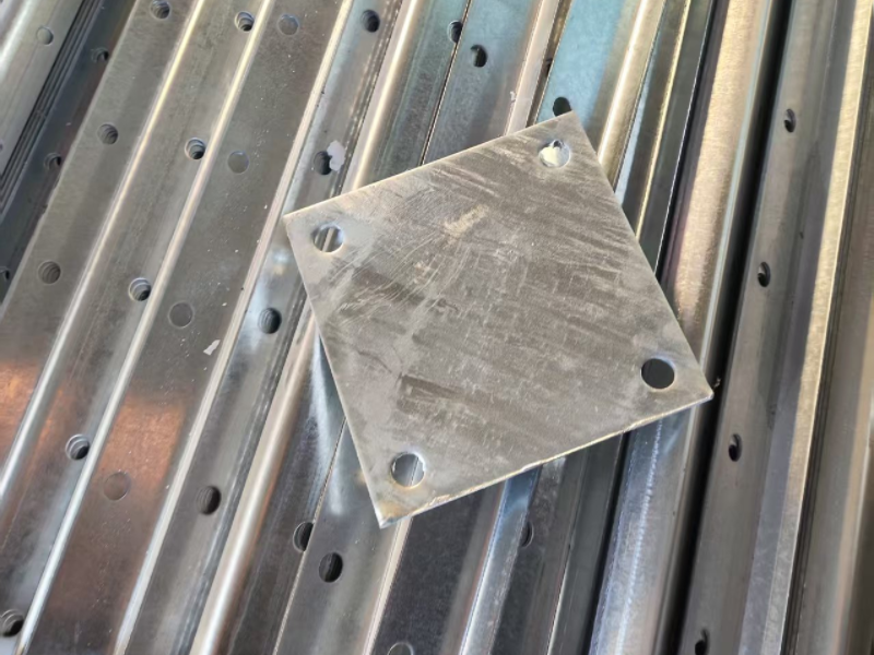 Lacing bar board Lacing bar board